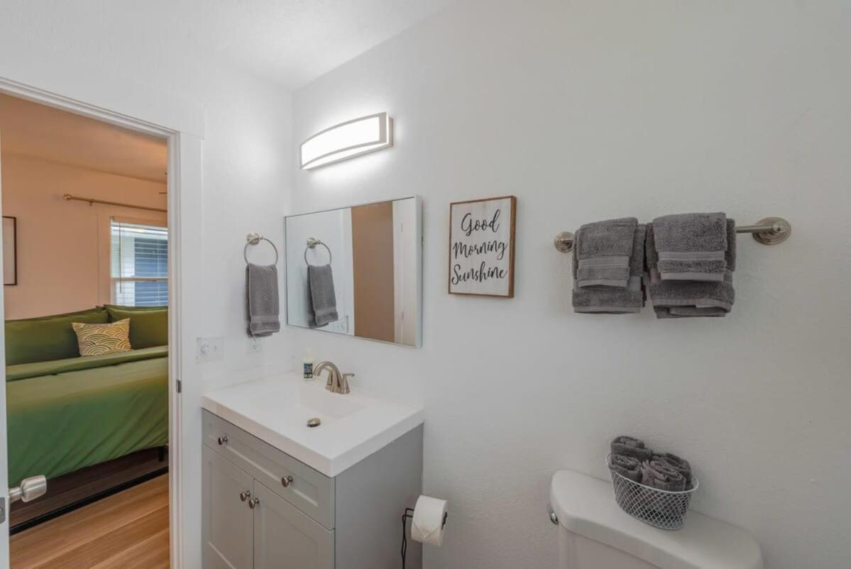#Stayinmydistrict Coos Bay Cypress Cottage Екстер'єр фото