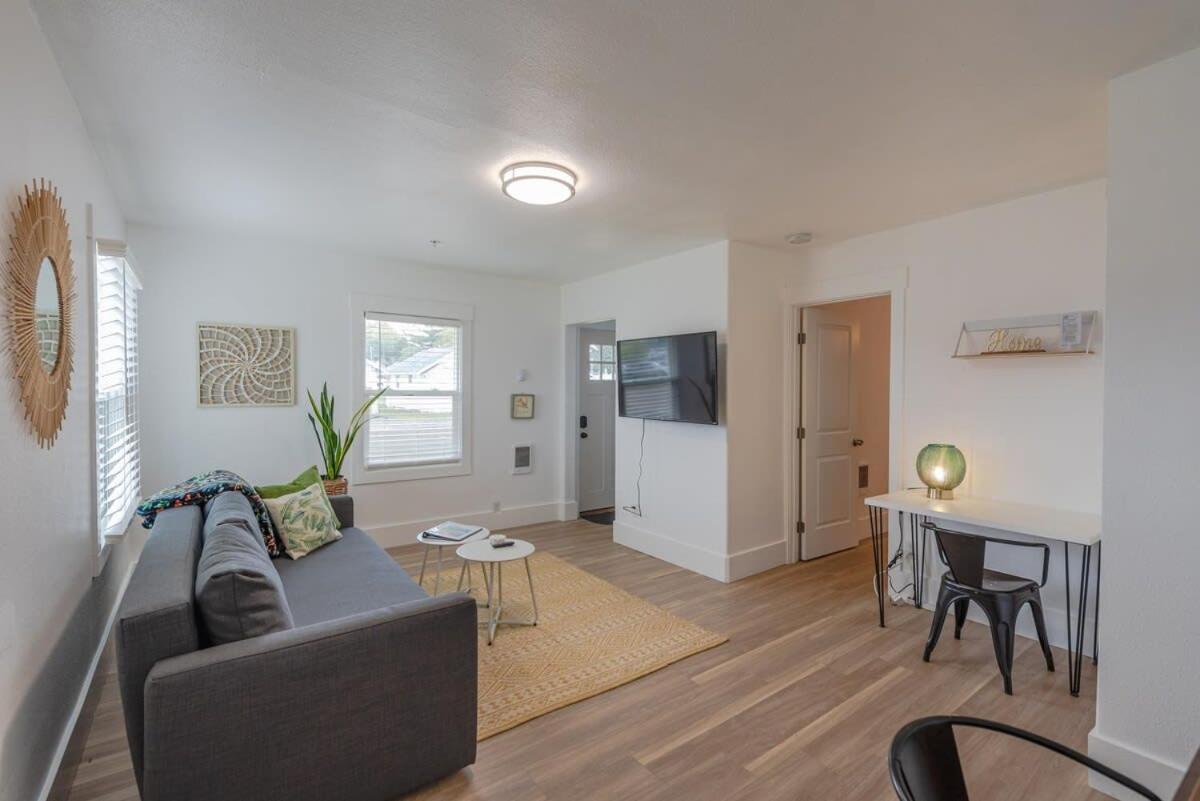 #Stayinmydistrict Coos Bay Cypress Cottage Екстер'єр фото